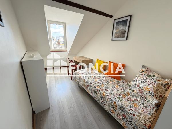 Location Studio meublé 13.9 m² - 11 RUE FEBVOTTE Tours 37000