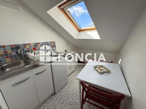 Location Studio meublé 13.9 m² - 11 RUE FEBVOTTE Tours 37000