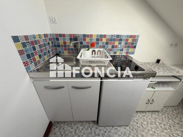 Location Studio meublé 13.9 m² - 11 RUE FEBVOTTE Tours 37000