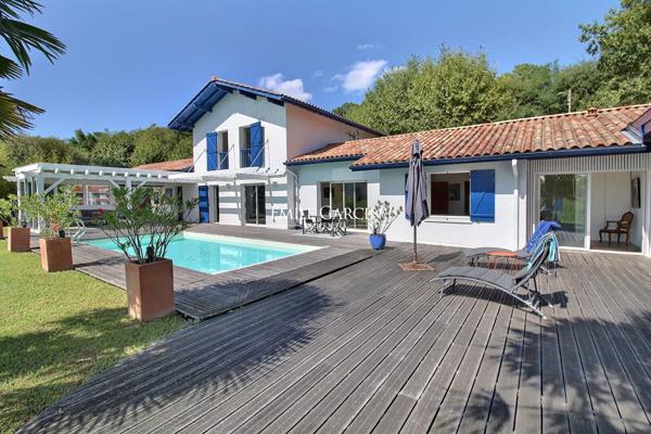 A vendre - Maison de famille - Bidart avec piscine et jardin