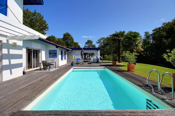 A vendre - Maison de famille - Bidart avec piscine et jardin