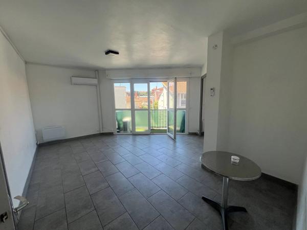 Vente                                                      Appartement
                        
                     2 pièces                      50 m2                     à Perpignan