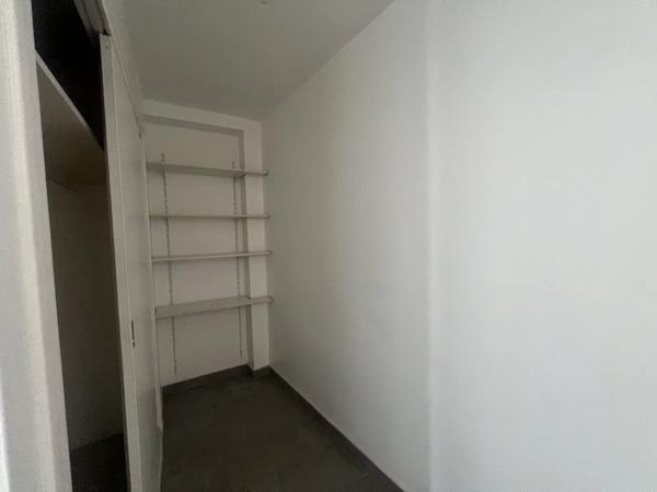 Vente                                                      Appartement
                        
                     2 pièces                      50 m2                     à Perpignan