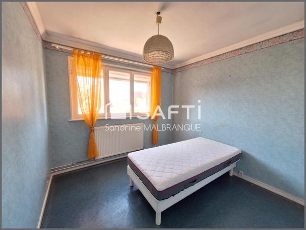 Maison de semi plain pied 3 chambres, grand jardin garage et stationnement privatif