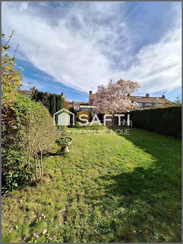 Maison de semi plain pied 3 chambres, grand jardin garage et stationnement privatif