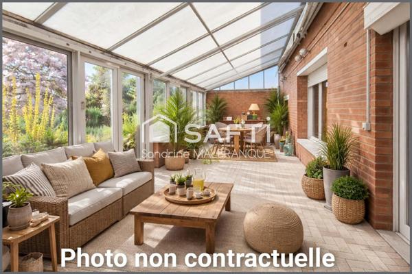 Maison de semi plain pied 3 chambres, grand jardin garage et stationnement privatif