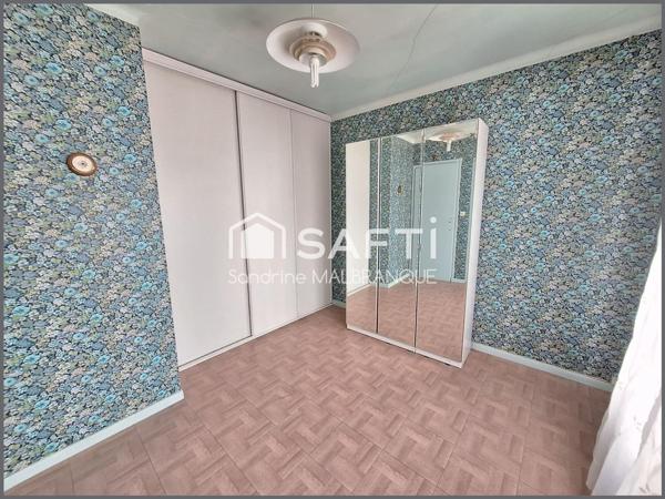 Maison de semi plain pied 3 chambres, grand jardin garage et stationnement privatif