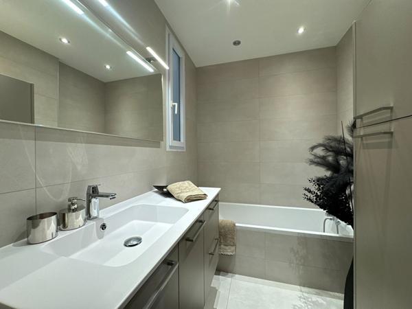 Appartement - 5 pièces - 154 m²