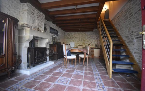 Maison à vendre    4 pièces •  Donzy