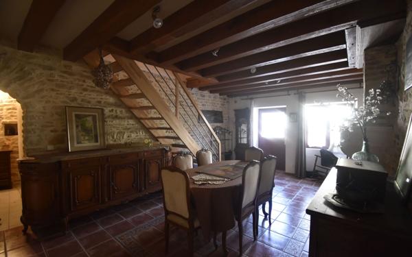 Maison à vendre    4 pièces •  Donzy