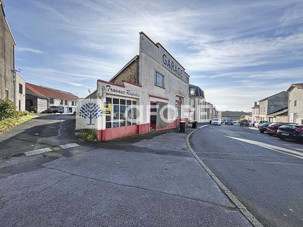 Achat parking / box près de BRESSUIRE - 330 m² - 235 790 €