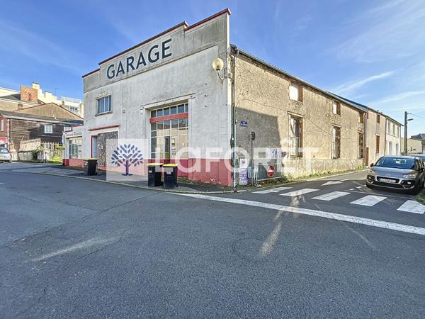 Achat parking / box près de BRESSUIRE - 330 m² - 235 790 €