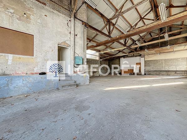 Achat parking / box près de BRESSUIRE - 330 m² - 235 790 €