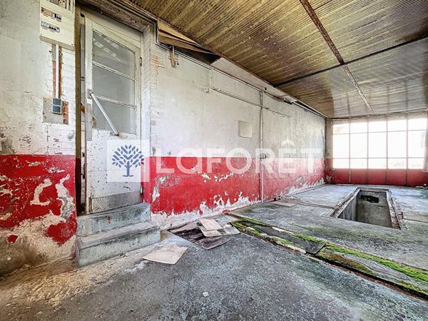 Achat parking / box près de BRESSUIRE - 330 m² - 235 790 €