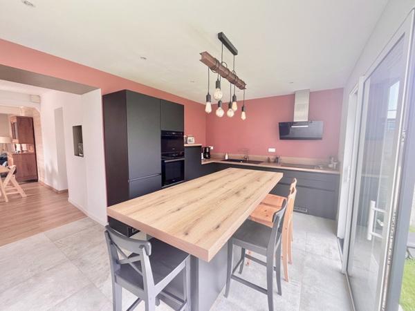 Maison à louer 1 200 € CC Guipavas 7 p 126 m² DPE D