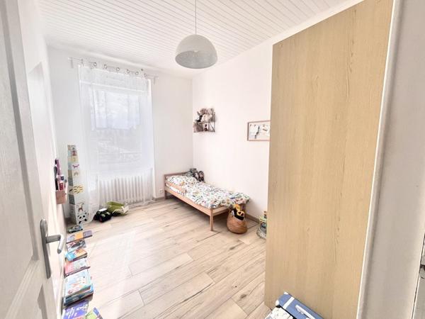 Maison à louer 1 200 € CC Guipavas 7 p 126 m² DPE D