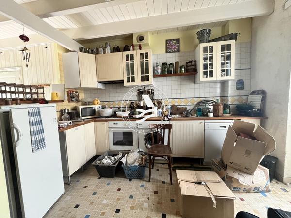 LE BONO, MOCQUARD immobilier vous propose cette maison de charme au cœur du Bono – À deux pas du port et des c