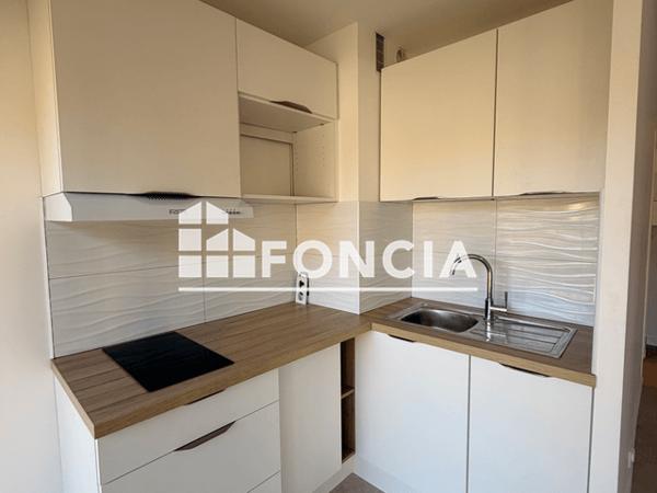 Location Studio 26 m² - 41/43 RUE DU GENERAL BORDAS Talence 33400