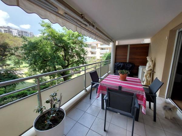 Saint raphaël vaste appartement avec garage proche centre ville