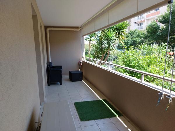 Saint raphaël vaste appartement avec garage proche centre ville