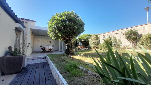 ROCHEFORT - Maison de plain-pied de 103 m²  -  garage - jardin - Proche écoles et commerces
