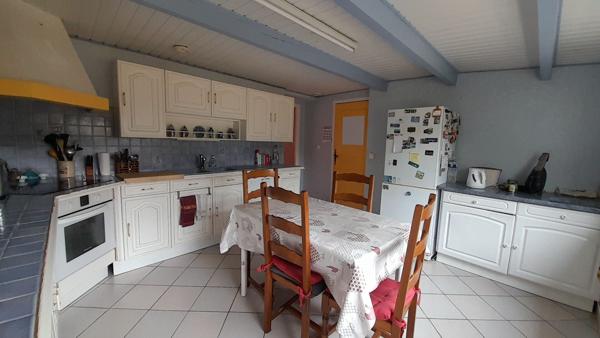 ROCHEFORT - Maison de plain-pied de 103 m²  -  garage - jardin - Proche écoles et commerces