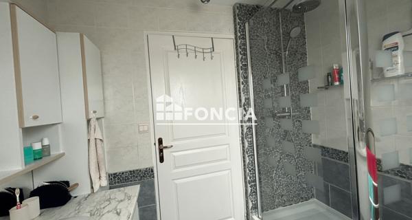 Location Appartement meublé 2 pièces 46.85 m² - Larmor-plage 56260