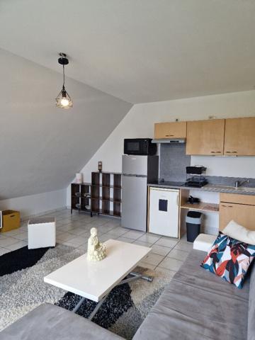 STUDIO MEUBLE AVEC BACON