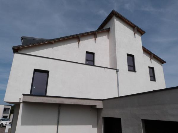 Dpt Moselle (57), à vendre proche de SARREGUEMINES appartement T5 de 104 m²