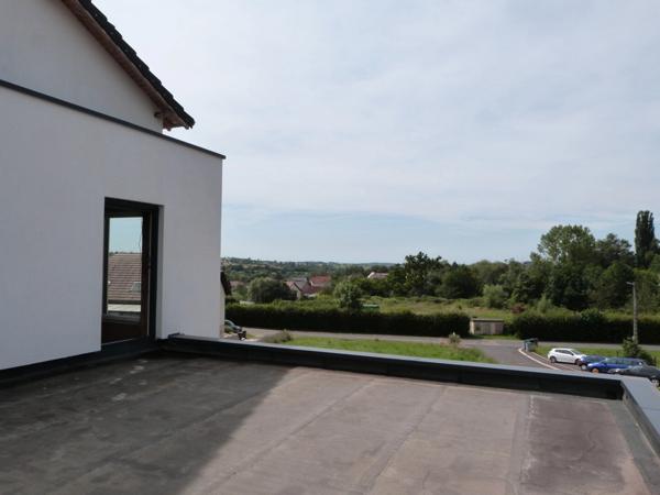 Dpt Moselle (57), à vendre proche de SARREGUEMINES appartement T5 de 104 m²