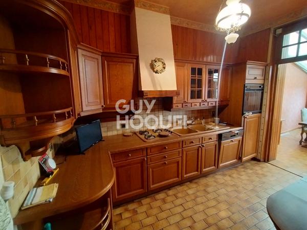 Immeuble à usage mixte Habitation & Local commercial à vendre à PÉRONNE (80200).