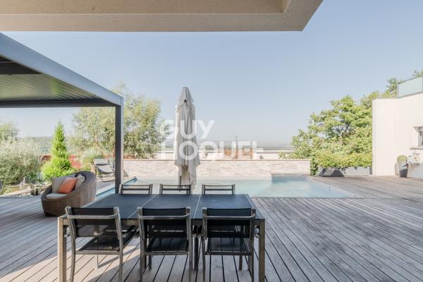 Villa à vendre de 4 pièces -202m² - piscine - garage - double terrasse