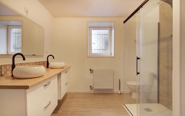 Maison à vendre    5 pièces •  La Valla-en-Gier