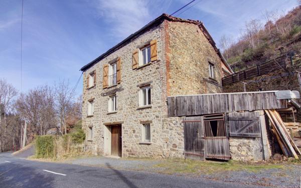 Maison à vendre    5 pièces •  La Valla-en-Gier