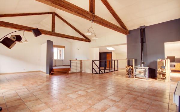 Maison à vendre    5 pièces •  La Valla-en-Gier