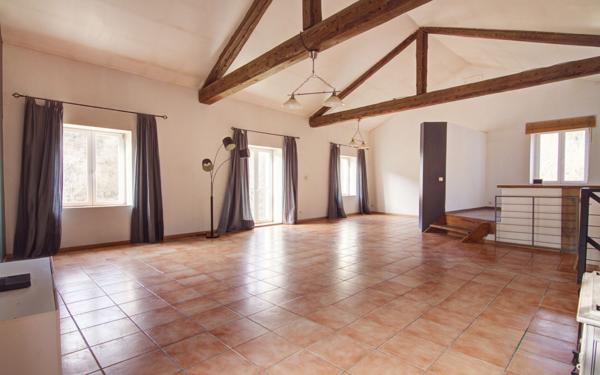 Maison à vendre    5 pièces •  La Valla-en-Gier