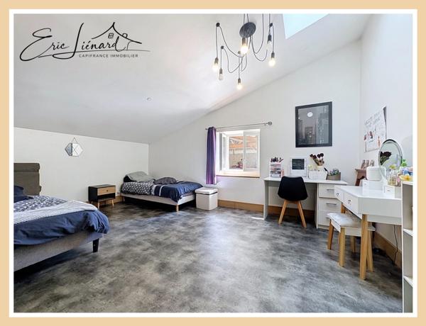 Maison à vendre 8 pièces NANTEUIL (79)
