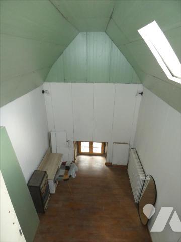 PLEYBEN- Grande maison, plein centre