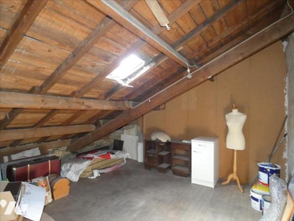 PLEYBEN- Grande maison, plein centre