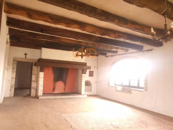 corps de ferme et sa longère en pierre avec terrain à Villeneuve