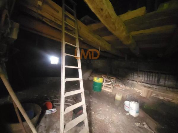 corps de ferme et sa longère en pierre avec terrain à Villeneuve