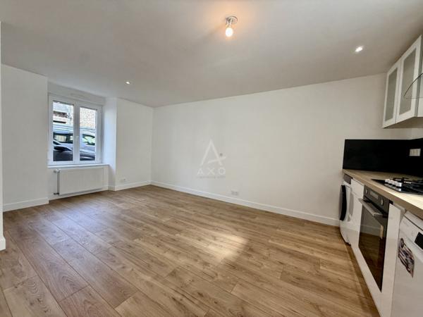 Appartement T3 renové de 48,61 m2 situé au RDC, proche des commerces, transports, lycée Notre Dame du Marais à Fougéres
