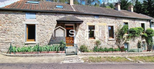 Maison en pierre de 168m2 avec jardin atypique