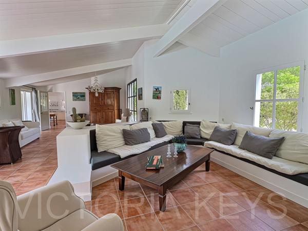 Les Portes-en-Ré – Maison de plain-pied 200 m², 4 chambres, piscine, à 10 min à
