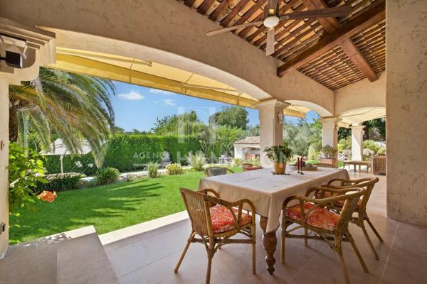 Magnifique villa de plain-pied avec piscine proche de Valbonne Châteauneuf-grasse