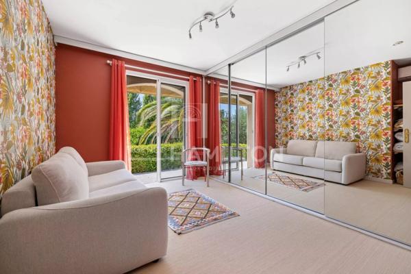 Magnifique villa de plain-pied avec piscine proche de Valbonne Châteauneuf-grasse