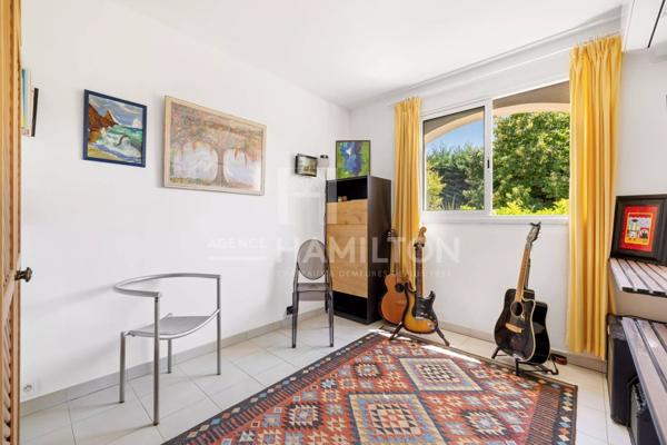 Magnifique villa de plain-pied avec piscine proche de Valbonne Châteauneuf-grasse