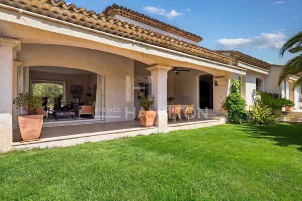 Magnifique villa de plain-pied avec piscine proche de Valbonne Châteauneuf-grasse