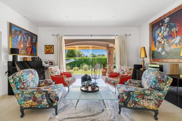 Magnifique villa de plain-pied avec piscine proche de Valbonne Châteauneuf-grasse