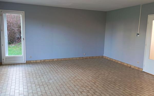 Maison à louer    7 pièces • 141 m2 Eu